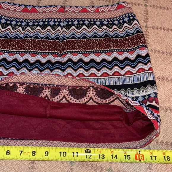 Design Lab boho tapestry skirt NWOT S - Picture 5 of 7